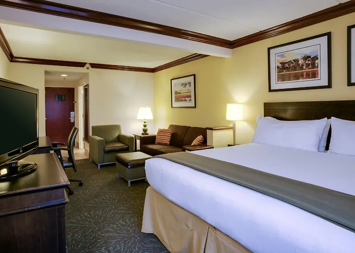 Hotel Express & Charleston - Northwoods By Ihg 2*