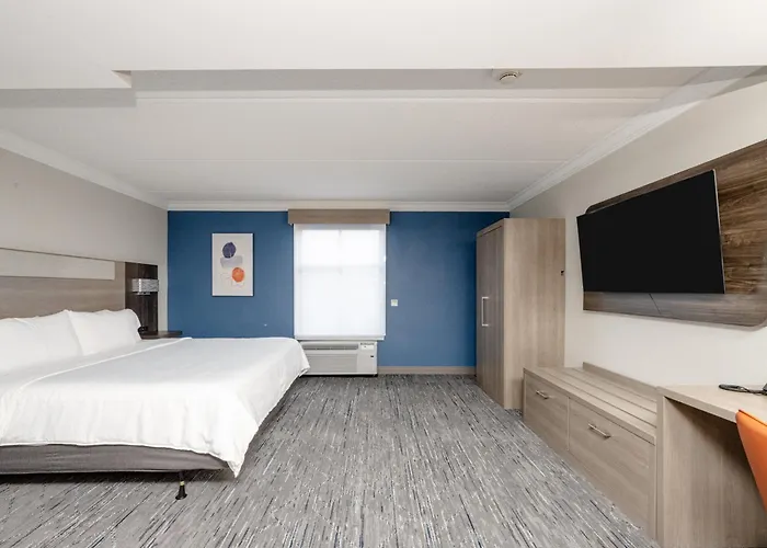 Express & Charleston - Northwoods By Ihg Hotel North Charleston